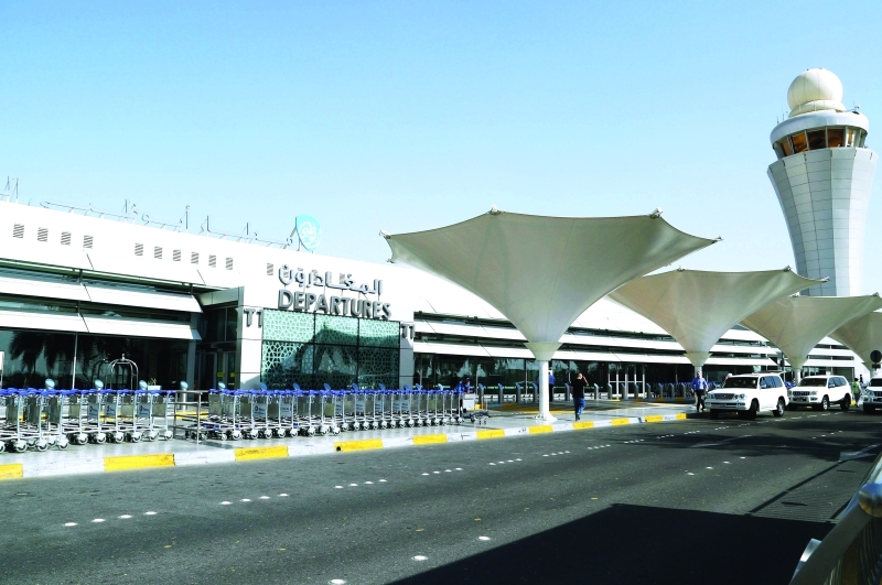 تقنية ذكية في مطار أبوظبي لتسريع إجراءات المسافرين
