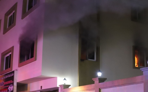 الصورة: مدني أم القيوين يسيطر على حريق بشقة